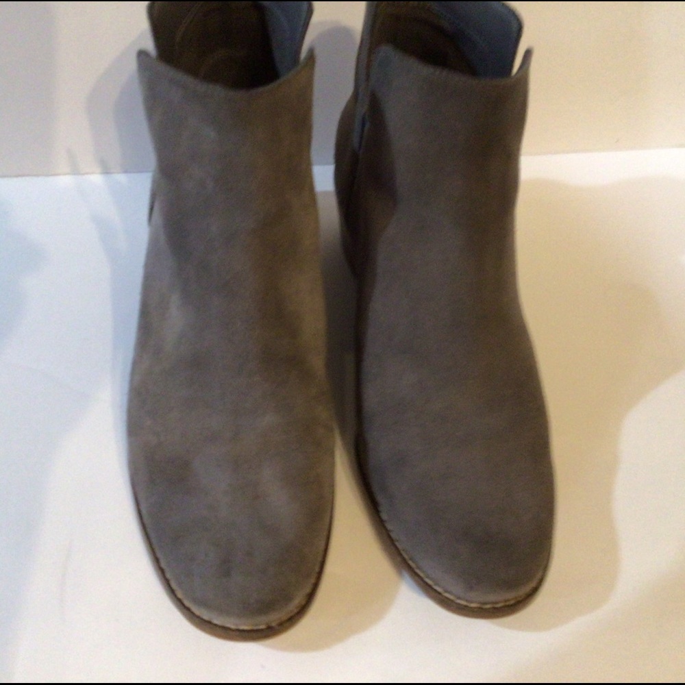 Grand Cole Haan Signature Suede Grey Ankle Boot 7C